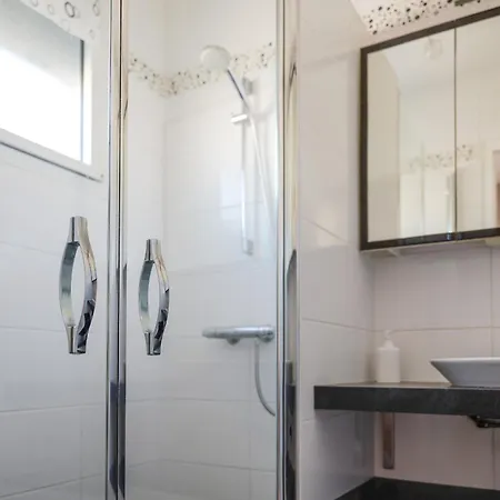 Tres Belle Maison Avec Exterieur - Quartier - 4 8 Personnes