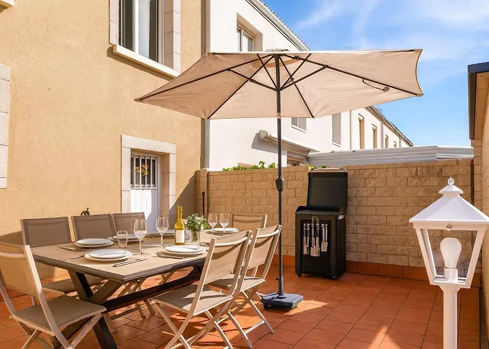 Tres Belle Maison Avec Exterieur - Quartier - 4 8 Personnes